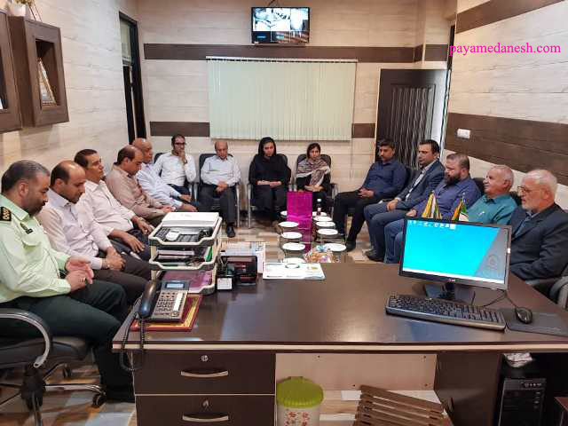 تبریک اعضای انجمن نواندیشان در دیدار با رییس کلانتری اوز به مناسب هفته نیروی انتظامی