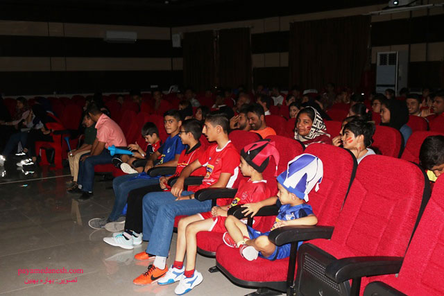 بیش از 90 نفر از بازی شهرآورد استقلال – پیروزی در سینما فردوسی اوز تماشا کردند