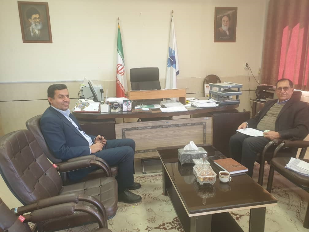 رئیس دبیرخانه دانشگاه آزاد استان فارس بر ضرورت توجه به خواسته های مرکز اوز تاکید کرد