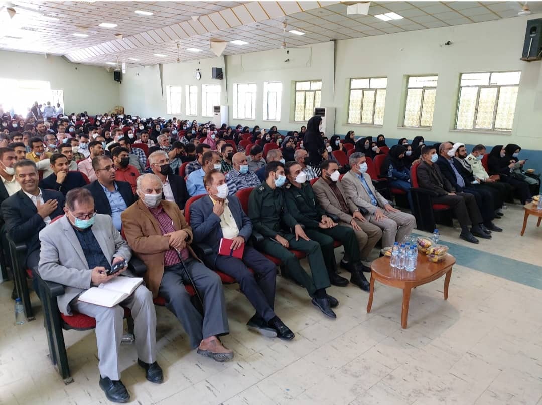عبدالرحمان صالح: روز معلم در تالار اجتماعات الزهرا شهرستان اوز با حضور مردم و مسئولان گرامی داشته شد
