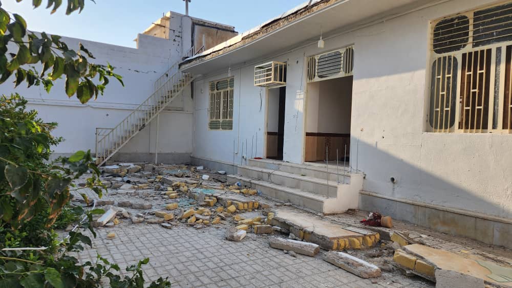 اولین خانه زلزله زده اوز از سوی بنیاد مسکن شهرستان تخریب شد