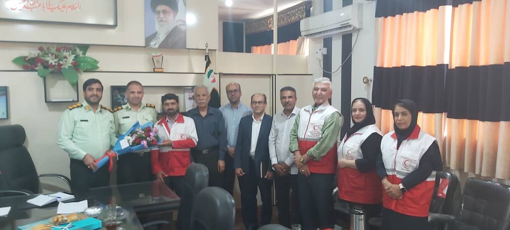 دیدار رئیس و شورای هلال احمر شهرستان اوز با فرمانده نیروی انتظامی 