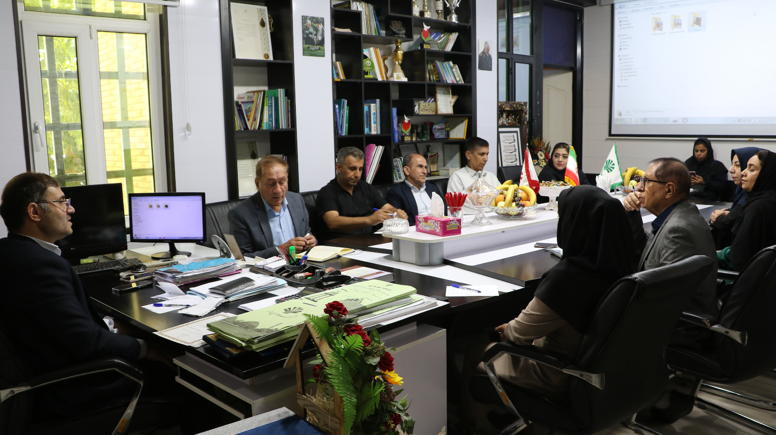 شهردار، در آیین تجلیل از خبرنگاران، اوز زمانی که بخش بود شهرستان های همجوار دهستان بودند، اما آنها توسعه یافته ترهستند