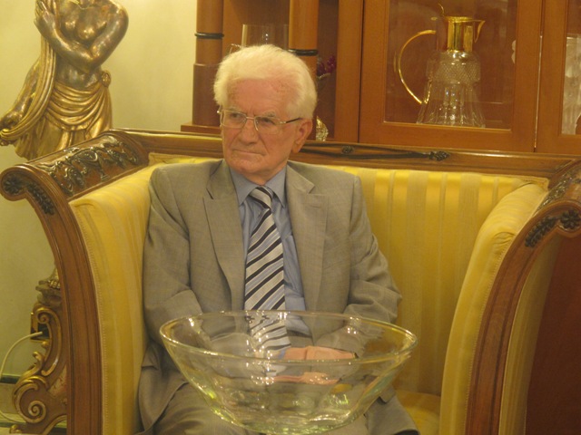 تسلیت و همدردی بانی دانشگاه آزاداسلامی مرکز از درگذشت هم سنگرخود که درتوسعه آرمان زادگاه  صمیمانه دل می سوزاند  